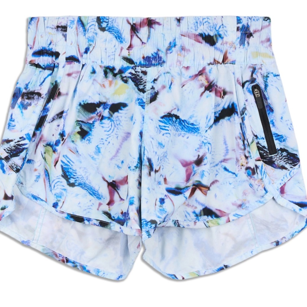 Lululemon Hotty Hot Shorts size 4 tall